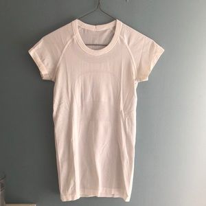 Lululemon workout top